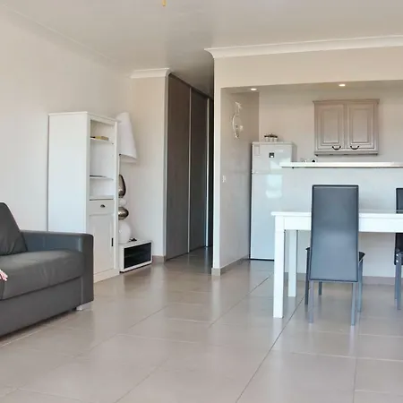 Botrel Apartment